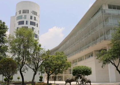 Tec de Monterrey cerca del Lago de Guadalupe-min(1)